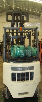 ขายรถโฟล์คลิฟท์ CROWN รุ่น CG15SC ปี 2006 ของอเมริกา เครื่องยนต์ MITSUBISHI 4G63 เบนซิน พร้อมระบบเชื้องเพลิงLPG ซึ่งติดตั้งมาแล้ว ระบบไฮดรอลิค ยุโรปดีมาก เกียร์ออโต้ มีโยกงา ซ้ายขวาได้ด้วย ขนาดยก 1.5 ตัน เสาสูง 4.5 เมตร มี 5 คัน เสาสูง 3 เมตร มี 1 คัน มีง