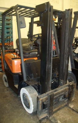 ขายรถโฟล์คลิฟท์ CROWN รุ่น CG15SC ปี 2006 ของอเมริกา เครื่องยนต์ MITSUBISHI 4G63 เบนซิน พร้อมระบบเชื้องเพลิงLPG ซึ่งติดตั้งมาแล้ว ระบบไฮดรอลิค ยุโรปดีมาก เกียร์ออโต้ มีโยกงา ซ้ายขวาได้ด้วย ขนาดยก 1.5 ตัน เสาสูง 4.5 เมตร มี 5 คัน เสาสูง 3 เมตร มี 1 คัน มีง