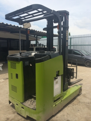 ขายรถยกไฟฟ้าCLARKยก2.5ตัน3เมตรมีสไลด์ชิพ ขาย190,000บาท 094-426-7888 จะเด็ด