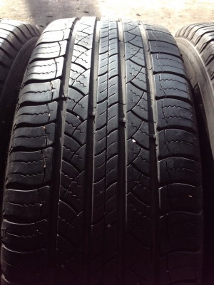 ขายยาง MICHELIN ARCHIVES 225-65-17 ปี11 ดอกเต็ม ไม่บวม ชุดละ 3,900 บาท