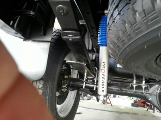 โช๊คอัพรถ Fortuner by Shock ProFenDer