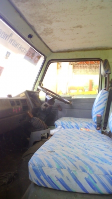 หกล้อ หางเป็ด HINO FB คัสซีใหญ่ เครื่องฮีโน่ดีเซล หกสูบ ปกติบรรทุก รถขุด KOMATSU PC60-5