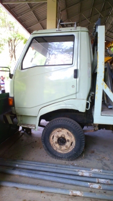 หกล้อ หางเป็ด HINO FB คัสซีใหญ่ เครื่องฮีโน่ดีเซล หกสูบ ปกติบรรทุก รถขุด KOMATSU PC60-5