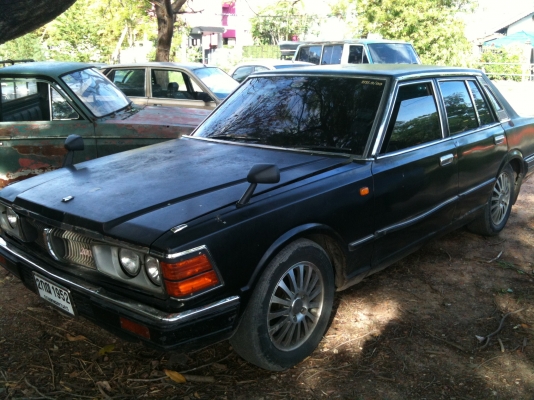 นิสสัน Cedric สีดำ เครื่อง Z16 ติด LPG ทะเบียนไม่ขาดต่อ ขาย 38,000