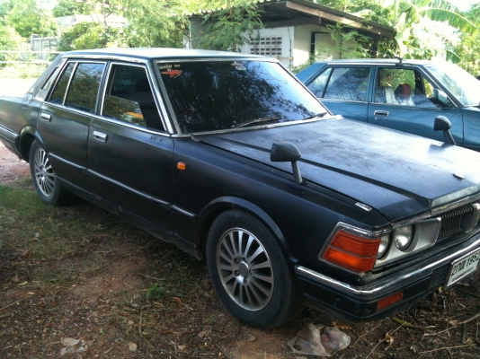 นิสสัน Cedric สีดำ เครื่อง Z16 ติด LPG ทะเบียนไม่ขาดต่อ ขาย 38,000