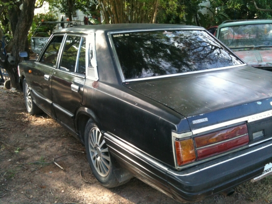 นิสสัน Cedric สีดำ เครื่อง Z16 ติด LPG ทะเบียนไม่ขาดต่อ ขาย 38,000