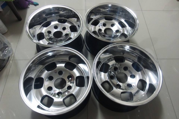 Enkei ลายถั่ว 15x8.5 ET-20 8900 บาท งามมาก