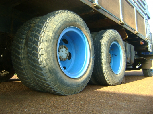 สิบล้อ 2 เพลา  เครื่อง EH 700   168 แรง      335,000  บาท