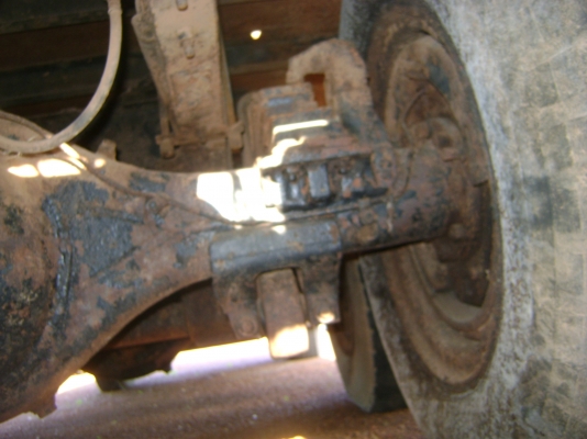 สิบล้อ 2 เพลา  เครื่อง EH 700   168 แรง      335,000  บาท