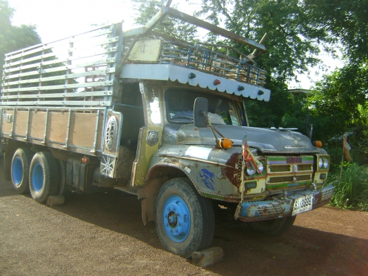 สิบล้อ 2 เพลา  เครื่อง EH 700   168 แรง      335,000  บาท