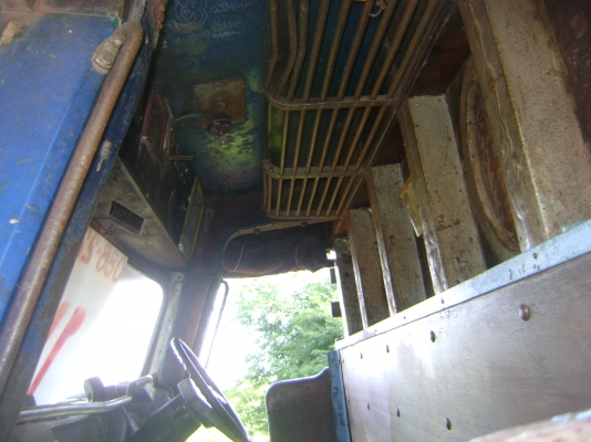 สิบล้อ 2 เพลา  เครื่อง EH 700   168 แรง      335,000  บาท