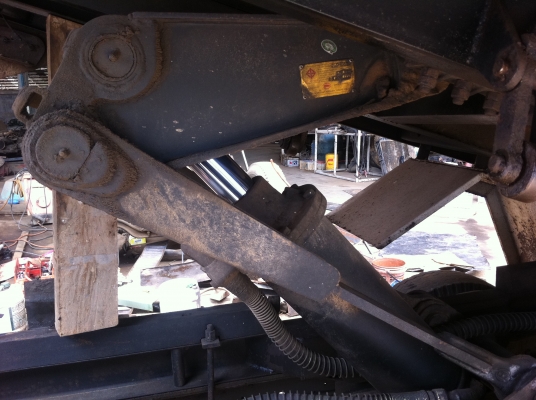 ISUZU NPR ดั้ม-เทรนTADANO 3 ตัน ท้อง V