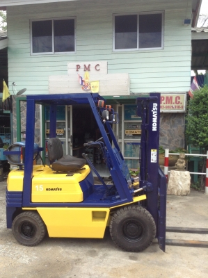 +++ ขายรถโฟล์คลิฟท์  KOMATSU FG15-15  ขนาด 1.5 ตัน  (รถนอก สภาพดี) เครื่องยนต์เบนซิน+แก๊ส (ติดตั้งแล้ว)  เสา  3 เมตร  เกียร์ธรรมดา  งา 1,070  มม.  ยางลม *** สนใจรายละเอียด ราคา  คุยได้ครับ โทร. 081-659-7598 ครับ ***