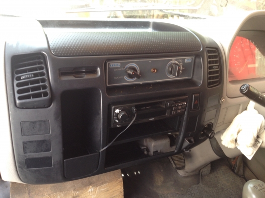 ขายรถบรรทุก 6 ล้อ HINO DUTRO 121 แรงม้า  ปี49