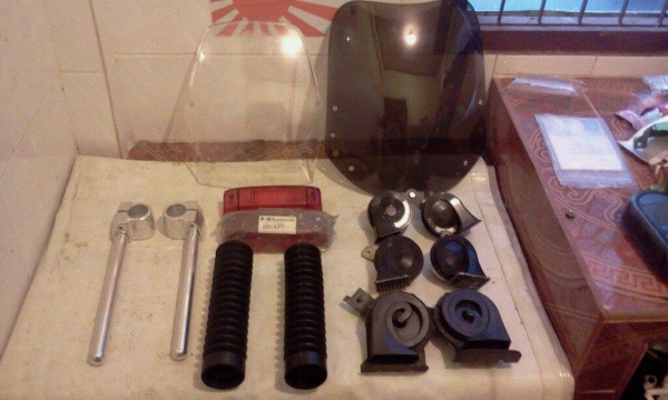 สาวกKawasaki เชิญทางนี้!! ของแต่งและอะไหล่ ใหม่มือ1ทุกชิ้น!!