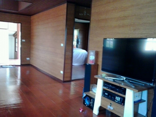 **** ขายบ้านพร้อมที่ดิน 1 ไร่ ****