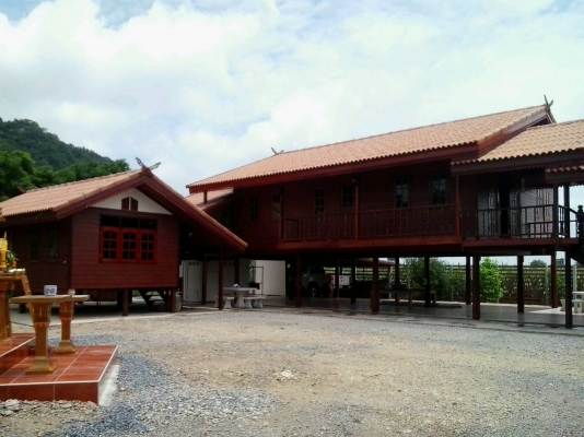 **** ขายบ้านพร้อมที่ดิน 1 ไร่ ****