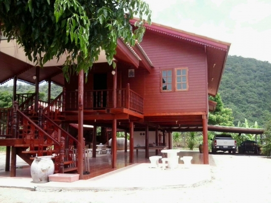 **** ขายบ้านพร้อมที่ดิน 1 ไร่ ****