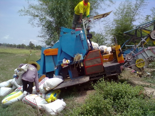 ขายรถเกี่ยวข้าวZAI