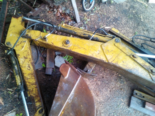 ขายชุดขุดหลังติดท้ายรถตัก ขายถูกๆ คร๊าบลดอีกครับ