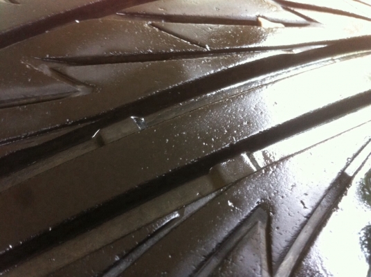 ขายยาง bridgestone 215-65-15 ปี 12 ถูกๆ ขายยาง bridgestone 215-65-15 ปี 12 ถูกๆ