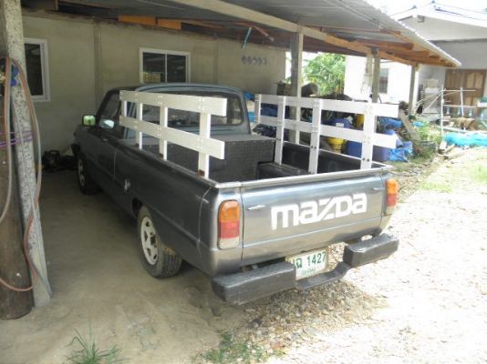 ขายมาสด้า1300สวยพร้อมใช้ แบตรี่ใหม่ ไดสตาสใหม่ ยางดี ติดแก๊สแล้วราคา 42000ติดต่อ0847823249