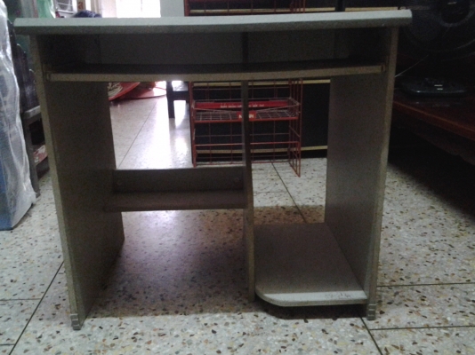 ขายโต๊ะคอม 300บาท ขายโต๊ะคอม 300บาท