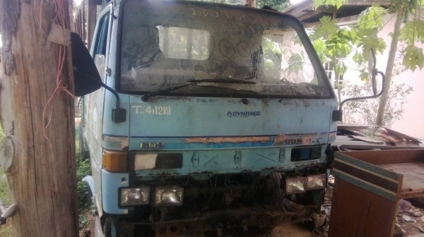 6ล้อรั้ว100แรงISUZU NKR57E รถจอด(ใช้งานได้ปกติ) เครื่องสวย คัสซีสวย...เล่มพร้อม...