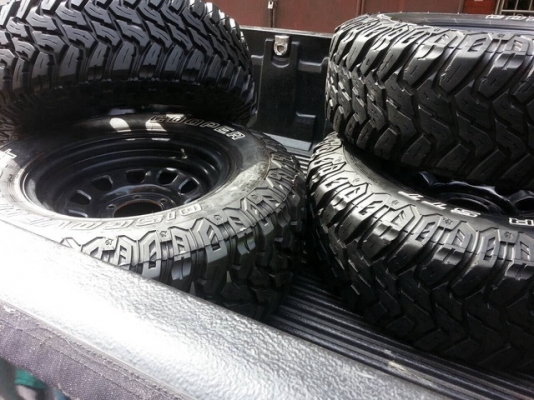 ขายล้อ Rock พร้อมยาง MUD Cooper STT