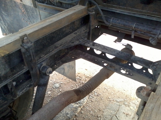 (ขายแล้วค่ะ คุณสํารวย)หกล้อดั้มอีซูสุ 3 คิว  88  แรงม้า  (รถห้างแท้ เดิม ๆ ทั้งคัน )   จดทะเบียน ปี 47   พร้อมใช้งาน   เล่มพร้อม..