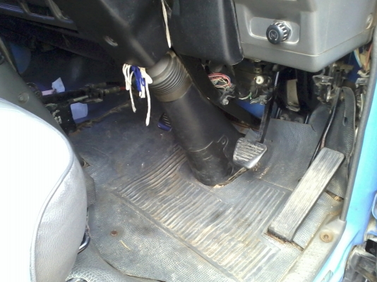 (ขายแล้วค่ะ คุณสํารวย)หกล้อดั้มอีซูสุ 3 คิว  88  แรงม้า  (รถห้างแท้ เดิม ๆ ทั้งคัน )   จดทะเบียน ปี 47   พร้อมใช้งาน   เล่มพร้อม..