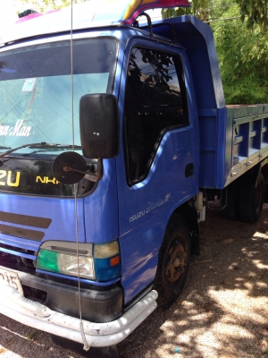 (ขายแล้วค่ะ คุณสํารวย)หกล้อดั้มอีซูสุ 3 คิว  88  แรงม้า  (รถห้างแท้ เดิม ๆ ทั้งคัน )   จดทะเบียน ปี 47   พร้อมใช้งาน   เล่มพร้อม..