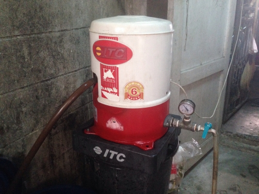 ชายปั้มน้ำอัตโนมัติ ITC(Hitachi) 150 W สภาพสวย ตรวจเช็คแรงดันเรียบร้อยไม่มีรั่วซึม พร้อมใช้งาน