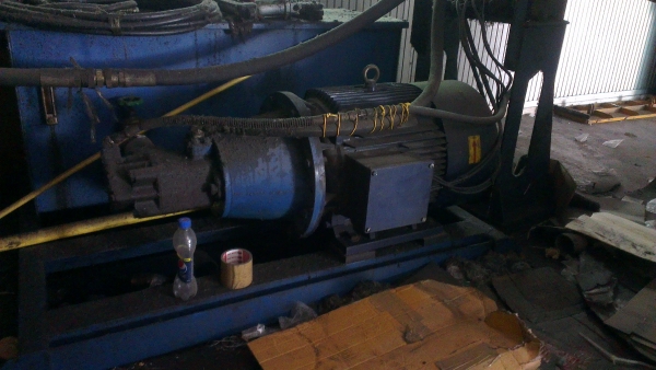 Sell> แท่นอัดไฮดรอลิคกระบอกคู่ อัดเสื้อผ้าส่งนอก เจ้าของเดิมต่อมาใหม่ เกือบล้านครับ ใช้อัดเสื้อผ้า ส่งออกนอกครับผม