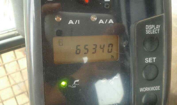 ขายดาวน์ HITACHI ZX200-1สภาพสวยพร้อมใช้ ติดต่อได้ที่คุณ อ๊อฟ พิจิตร 086-737-9991