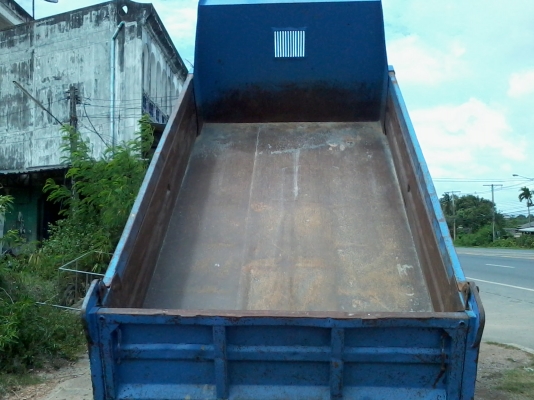 (ขายแล้วค่ะ คุณสำรวย) หกล้อดั้มอีซูสุ 3 คิว  88  แรงม้า เล่มพร้อ