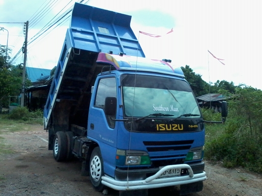 (ขายแล้วค่ะ คุณสำรวย) หกล้อดั้มอีซูสุ 3 คิว  88  แรงม้า เล่มพร้อ