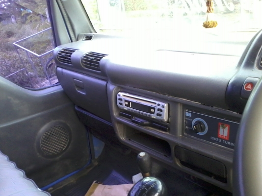 (ขายแล้วค่ะ คุณสำรวย) หกล้อดั้มอีซูสุ 3 คิว  88  แรงม้า เล่มพร้อ