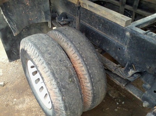 (ขายแล้วค่ะ คุณสำรวย) หกล้อดั้มอีซูสุ 3 คิว  88  แรงม้า เล่มพร้อ