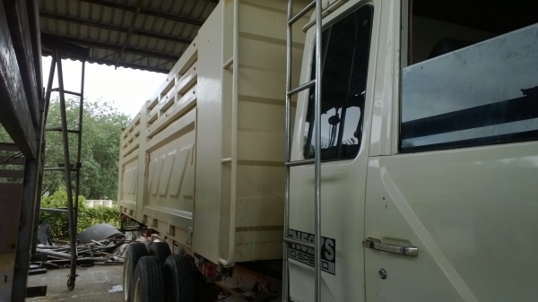 กระบะดั้ม..สวย..สภาพยังใหม่.ครบชุด ยกลงจากFUSO FN527 อุปกรณ์สามมิตร..