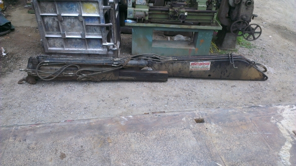 Sell> ขายเฮี้ยบ 3 ตัน ยี่ห้อ HIAB รถพัง เจ้าของเดิมจึงขาย เปลี่ยนสายมาใหม่ เปลี่ยนคอนโทรล ทำตัวนั่งขับ พร้อมใช้งานครับ