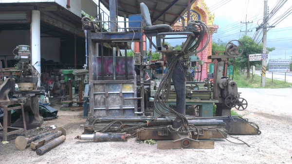 Sell> ขายเฮี้ยบ 3 ตัน ยี่ห้อ HIAB รถพัง เจ้าของเดิมจึงขาย เปลี่ยนสายมาใหม่ เปลี่ยนคอนโทรล ทำตัวนั่งขับ พร้อมใช้งานครับ