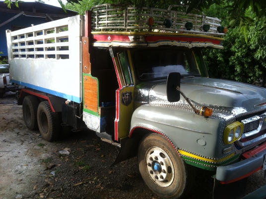 ขาย10ล้อหัวยาวเพลาเดียวดัมพ์ช่วงล่างใหญ่ครับ สวย สวย ครับ