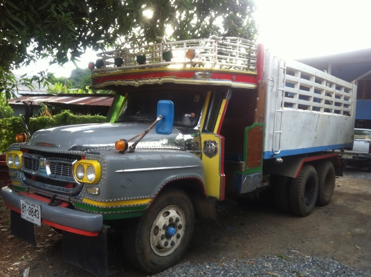 ขาย10ล้อหัวยาวเพลาเดียวดัมพ์ช่วงล่างใหญ่ครับ สวย สวย ครับ