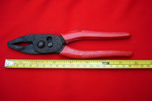 คีมปากเลื่อน SATTO MADE IN JAPAN ขนาด 7 "