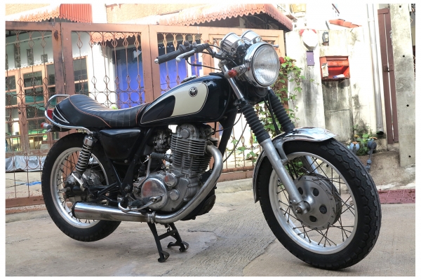 Yamaha SR400 (เลขเต็ม) Yamaha SR400 (เลขเต็ม)
