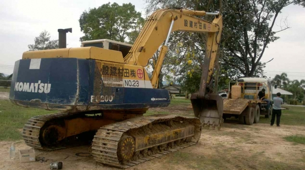 Komatsu PC200-5 ไฟฟ้าเต็ม,คอนโทลสั้น,เอกสาร Inv พร้อม