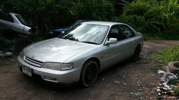 (จัดไฟแนนได้60000)ขายแอคคอร์ดปี95ท้ายก้อนเดียว เกียร์ออโต้ ติดแก๊สแอลพีจี รถขี่ดีสีดี พร้อมใช้งานแอร์เย็น