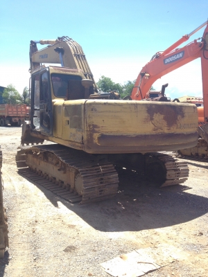 ขายด่วน KOMATSU PC200-6ตามสภาพค่ะ ขายด่วน KOMATSU PC200-6ตามสภาพค่ะ