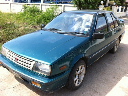 ขายเก๋งมิตซู แชมป์ รถพร้อมใช้งาน  ขายถุกจ้า   ราคามอไซค์เลยคับ  มาขับกลับได้เลย